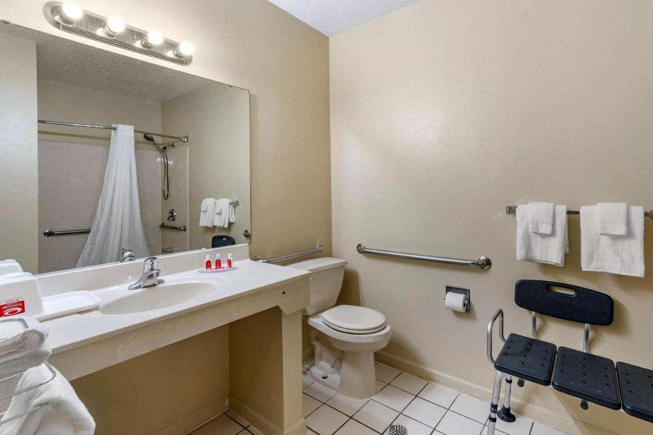 Econo Lodge Inn & Suites Granite City Bagian luar foto