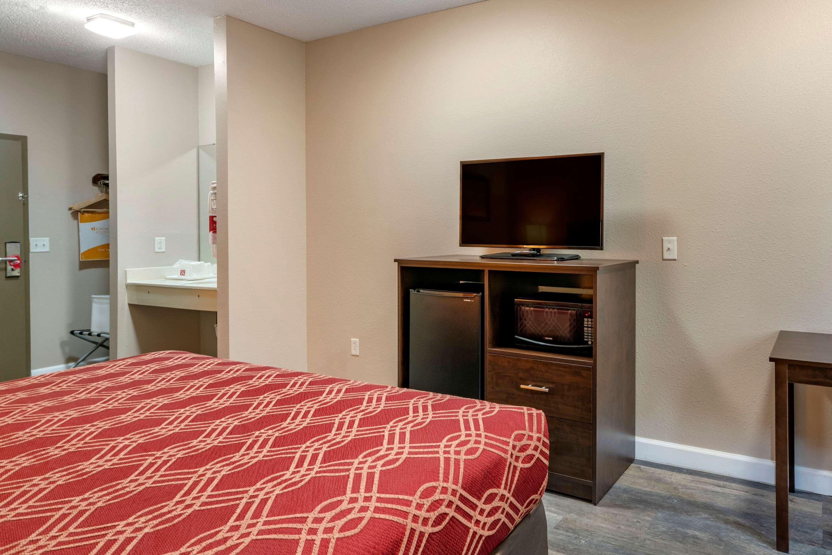 Econo Lodge Inn & Suites Granite City Bagian luar foto