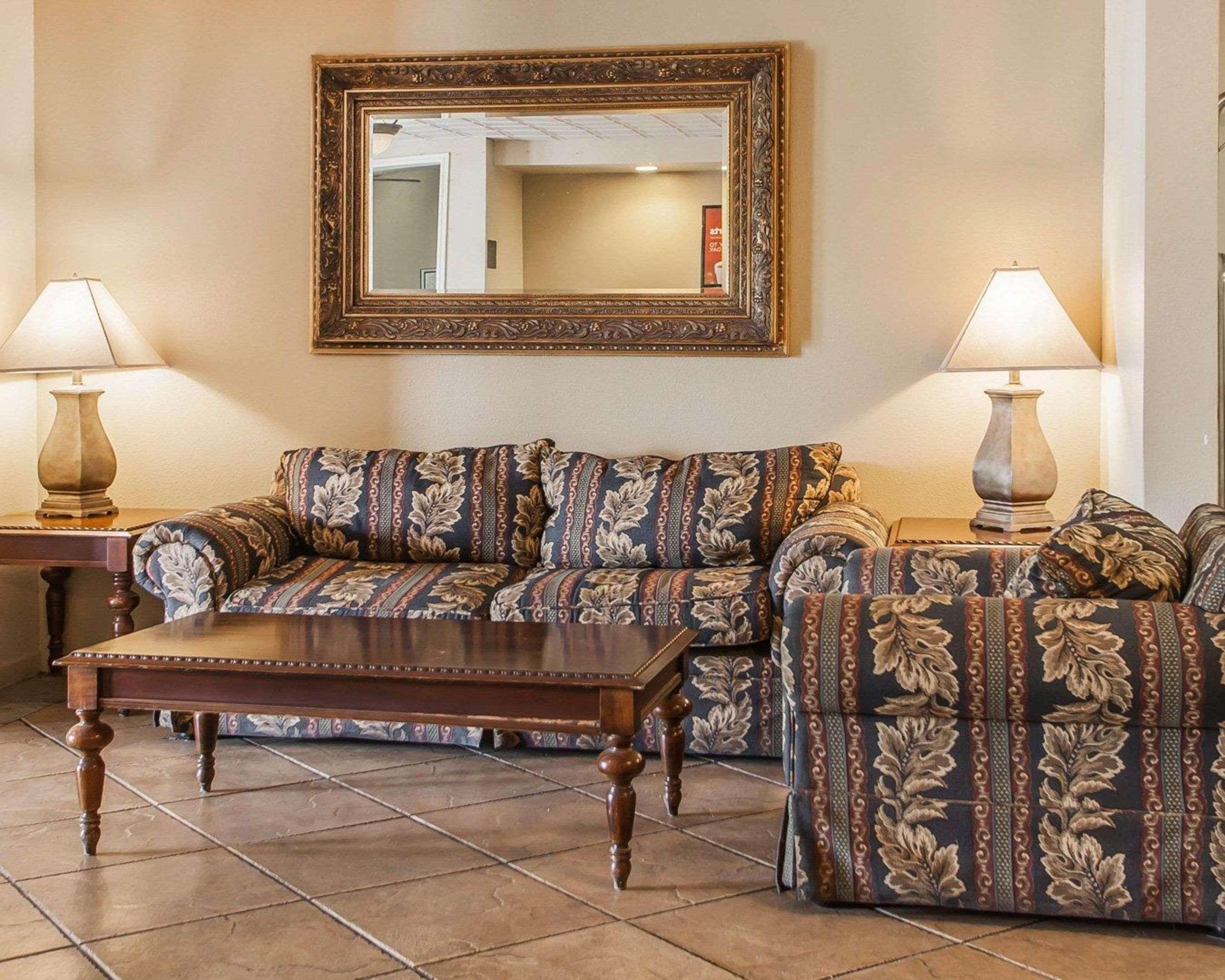 Econo Lodge Inn & Suites Granite City Bagian luar foto