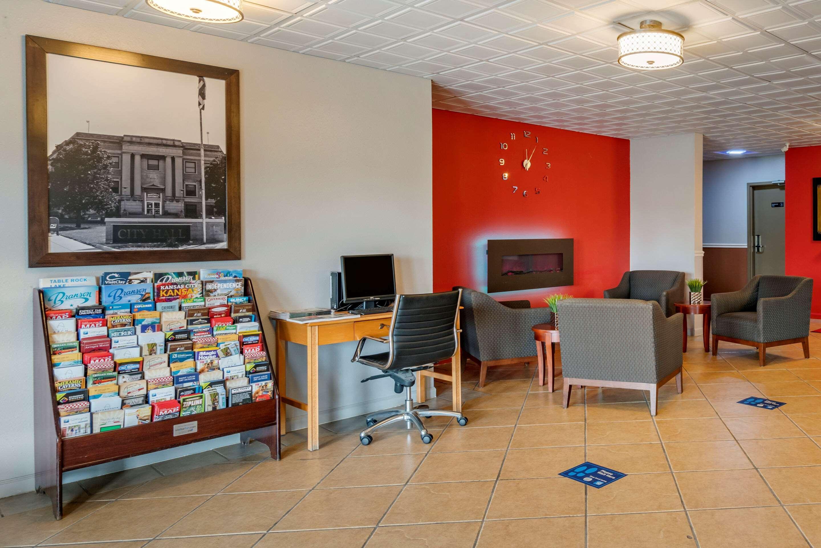 Econo Lodge Inn & Suites Granite City Bagian luar foto